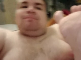 Артем сосет сам себе дрочит ногами лижет ноги self suck autofellatio self footjob