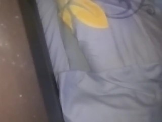 Esposa putita juega con dildo y chupa verga