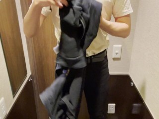 【既婚リーマン】ネットカフェでオナホ相手に腰振りセックスを堪能！中出し！！