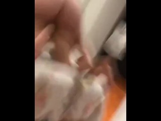 Le pido a mi hermanastra que grabe como me folla mi 