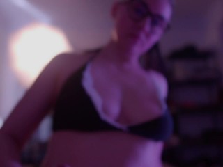 Beautiful MILF pegging her guy's.