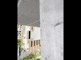 Locas Fornicando en EL BALCÓN de un edificio público(rolplay sex)