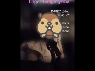 Rizはお店でも手マンでビショビショ♡ソファに水たまり♡隠れ手マン♡お潮吹き出す♡早漏激弱潮吹き雑魚マン♡Juicy Riz&slush♡素人/小柄/可愛い/清楚なのにエロい/変態/歳の差/カップル