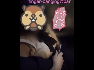 Rizはお店でも手マンでビショビショ♡ソファに水たまり♡隠れ手マン♡お潮吹き出す♡早漏激弱潮吹き雑魚マン♡Juicy Riz&slush♡素人/小柄/可愛い/清楚なのにエロい/変態/歳の差/カップル