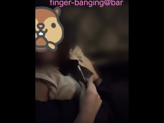 Rizはお店でも手マンでビショビショ♡ソファに水たまり♡隠れ手マン♡お潮吹き出す♡早漏激弱潮吹き雑魚マン♡Juicy Riz&slush♡素人/小柄/可愛い/清楚なのにエロい/変態/歳の差/カップル