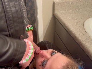 “I Want Every Drop” Couple Piss Drinking 💧