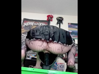 Skinny goth babe rides her toolbox