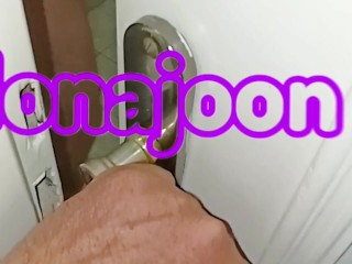 مونا تو حموم خودارضایی میکرد مچش رو گرفتم.گفت ساک و لیس خفن