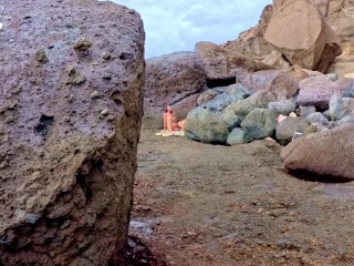 BEACH HANDJOB: during my exhib trip I find the two girls flashed in the parking lot