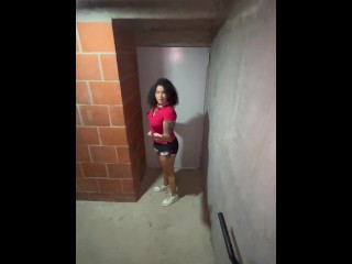 En el último piso la pongo A MAMARME la vagina