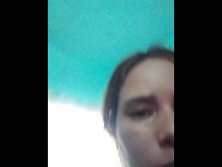 Esa tanga de hilo le queda perfecta 😘