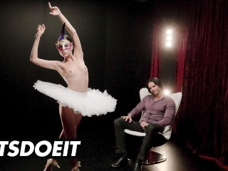 Sensual Fetish Fuck with Masked Babe Jessica X - LETSDOEIT