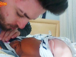 Üvey abla ve Üvey kız kardeşinin amcığını yalıyor