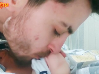 Üvey abla ve Üvey kız kardeşinin amcığını yalıyor