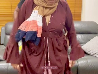 Cute Muslim Wife: Romantic Hugging and Kissing Sex in Hijab and Abaya - Pussy Fingering