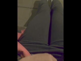 裤袜男娘路边打胶