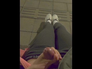 裤袜男娘路边打胶