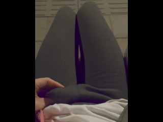 裤袜男娘路边打胶