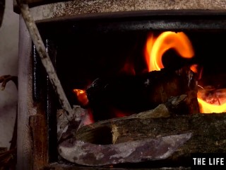 Watch this sexy Latina fuck her wet pussy with a poker handle