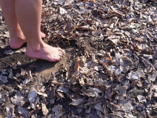 I abandoned my shoes, socks and panties then played with my feet in the outdoor mud, foot fetish 4K