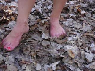 I abandoned my shoes, socks and panties then played with my feet in the outdoor mud, foot fetish 4K