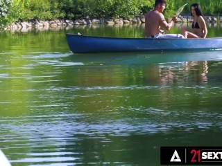 21 SEXTURY - Smoking Hot Alyssa Bounty Gets Her Tight Ass Pounded And Enjoy Every Inch Of This Cock