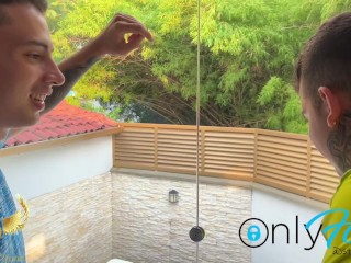 My friend Sara vlonde and I got some guys in the gym and we sucked his cock 🥵 cum in the mouth