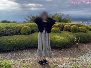 【素人】野外露出！Eカップ色白彼女が野外で放尿して中出し青姦 素人カップル/美少女/色白美乳/中出し/フル動画(28分)/일본여대생과질내사정섹스