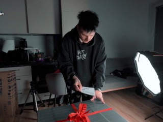 Ass box. A gift with a girl inside. Gloryhole - pinkloving