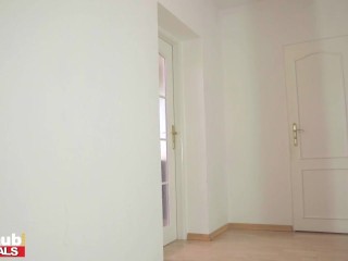 Asian MOM cheats on her foreign husband with young guy - FAKEhub