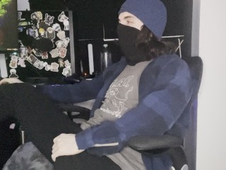 WATCHING PORN AND STROKING MY BIG COCK