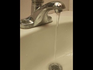 Pretty Girls Potty Break!