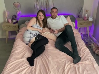 FFM - Je baise avec le mari de ma copine, elle nous surprend, ça finit en trio torride !