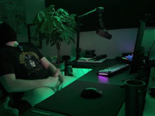 Watching your horny gamer boyfriend get off *Loud moaning and huge cumshot*