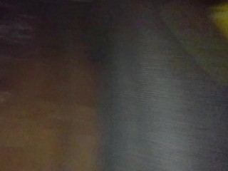 本気汁を漏らしながら大痙攣逝きを見せ、布ソファでも我慢できず悶絶失禁をする変態妻♡