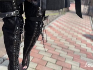 Double Cigarette Human Ashtray At Dracula Femdom Castle