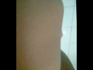 وقتی پسر ایرانی زن بابای افغانی رو تو حموم گیر میاره و ادامه ماجرا...