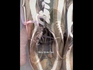 Hot Neighbor showing Stinky Feet while smoke.