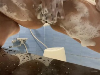 【盗 撮】【個人撮影】【素人】【女子大生】【日本人】リアル盗 撮風！お風呂場でムラムラが止まらない女子大生