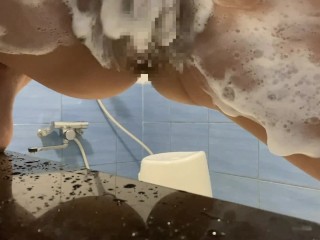 【盗 撮】【個人撮影】【素人】【女子大生】【日本人】リアル盗 撮風！お風呂場でムラムラが止まらない女子大生