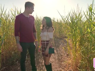 Ambitious Amber Summer Cant Wait take a Ride on new Stepbro's Dick to Sway his vote