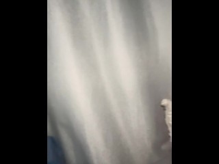 Mi cuñada me invita. Su cuarto no sé qué pasará… -ema_abby