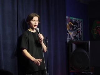 комик жёстко ебёт зал  [вакуум - Дима Балаев]