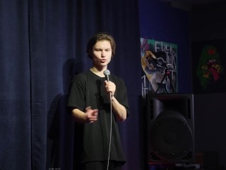 комик жёстко ебёт зал  [вакуум - Дима Балаев]