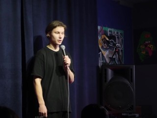 комик жёстко ебёт зал  [вакуум - Дима Балаев]