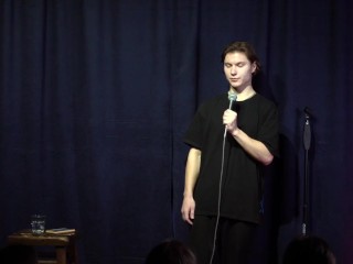 комик жёстко ебёт зал  [вакуум - Дима Балаев]