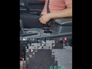 tinigasan si Grab Driver habang nag drive