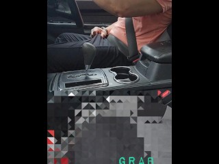 tinigasan si Grab Driver habang nag drive