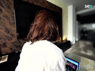 Mi trabajo como SECRETARIA incluye follarme a mi JEFE como su ESPOSA no lo hace