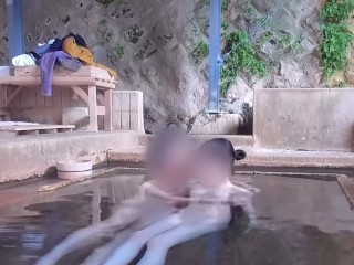 混浴露天風呂に入ったら誰も居なかったので昼間っからイケナイ性交